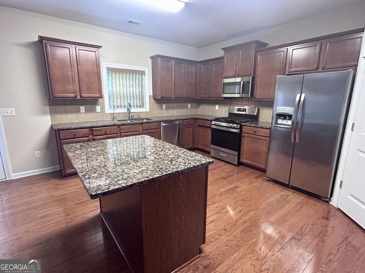 20 Savannah Dr - Photo 5 of 23