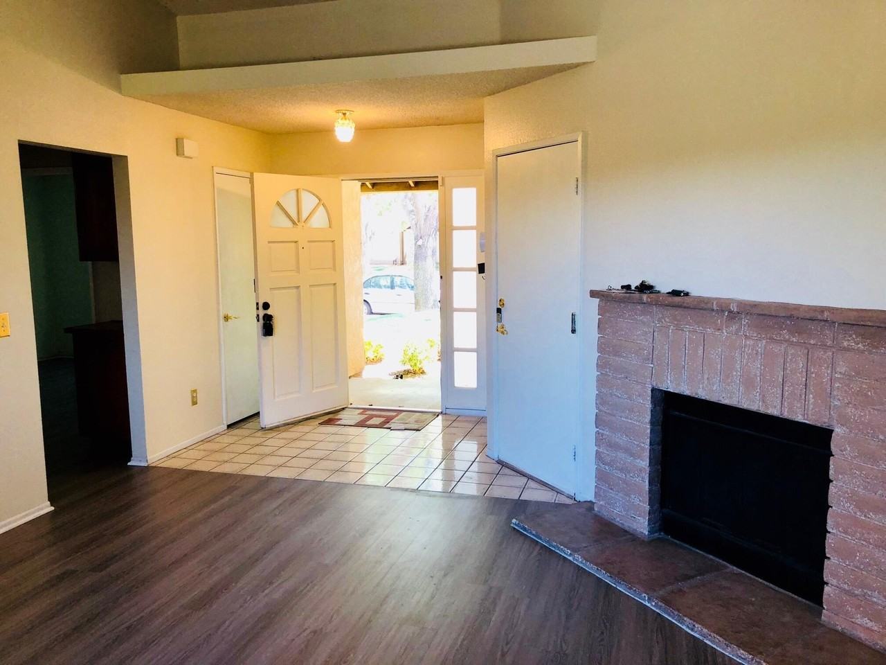 1305 Windsor Pl - Photo 2 of 8