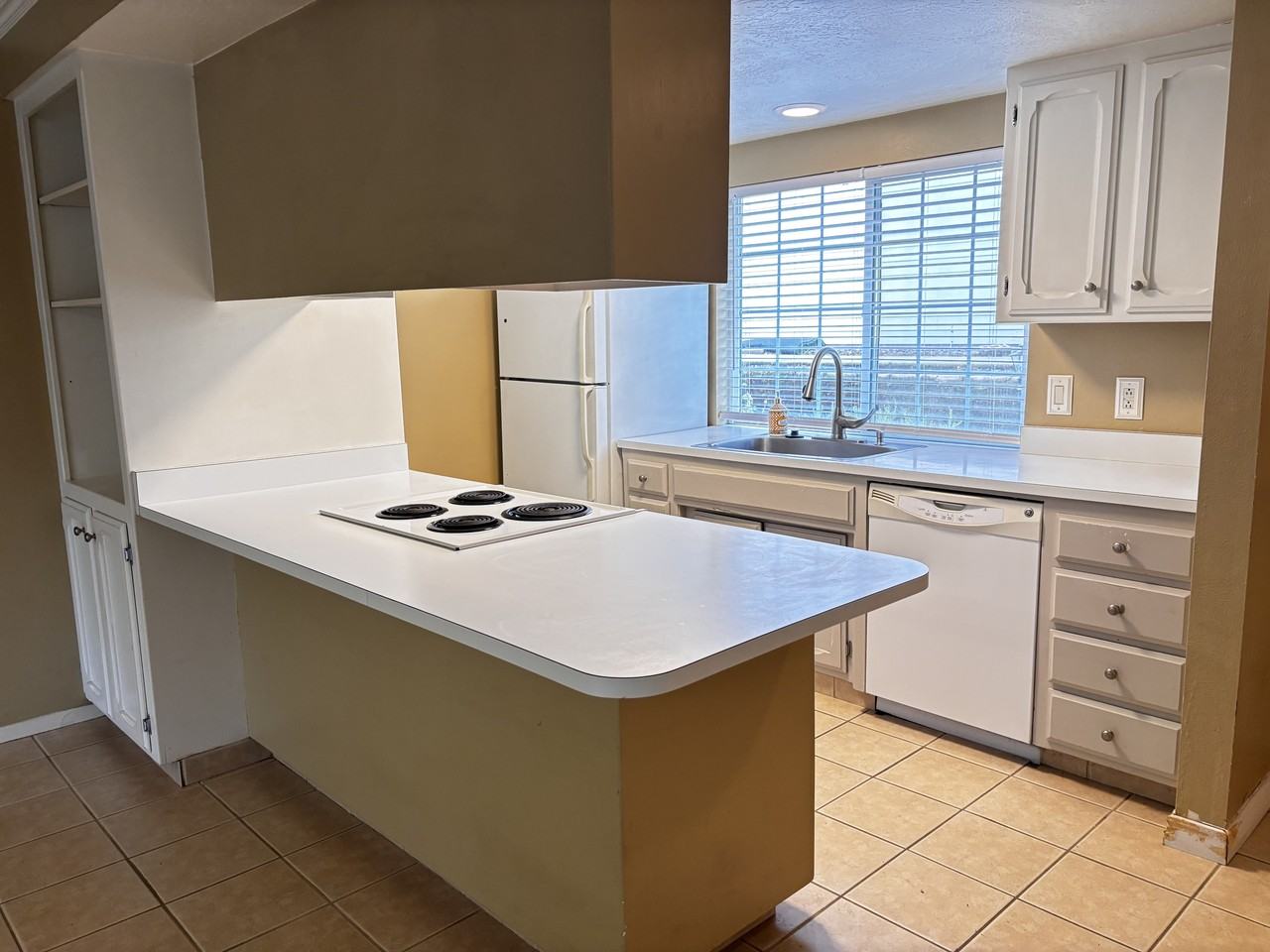 3154 Country Club Dr #1 - Photo 2 of 11