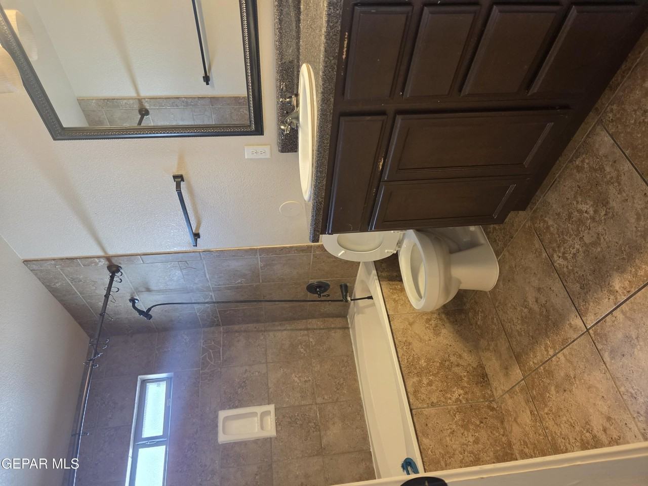 14189 N Point Ave - Photo 6 of 15