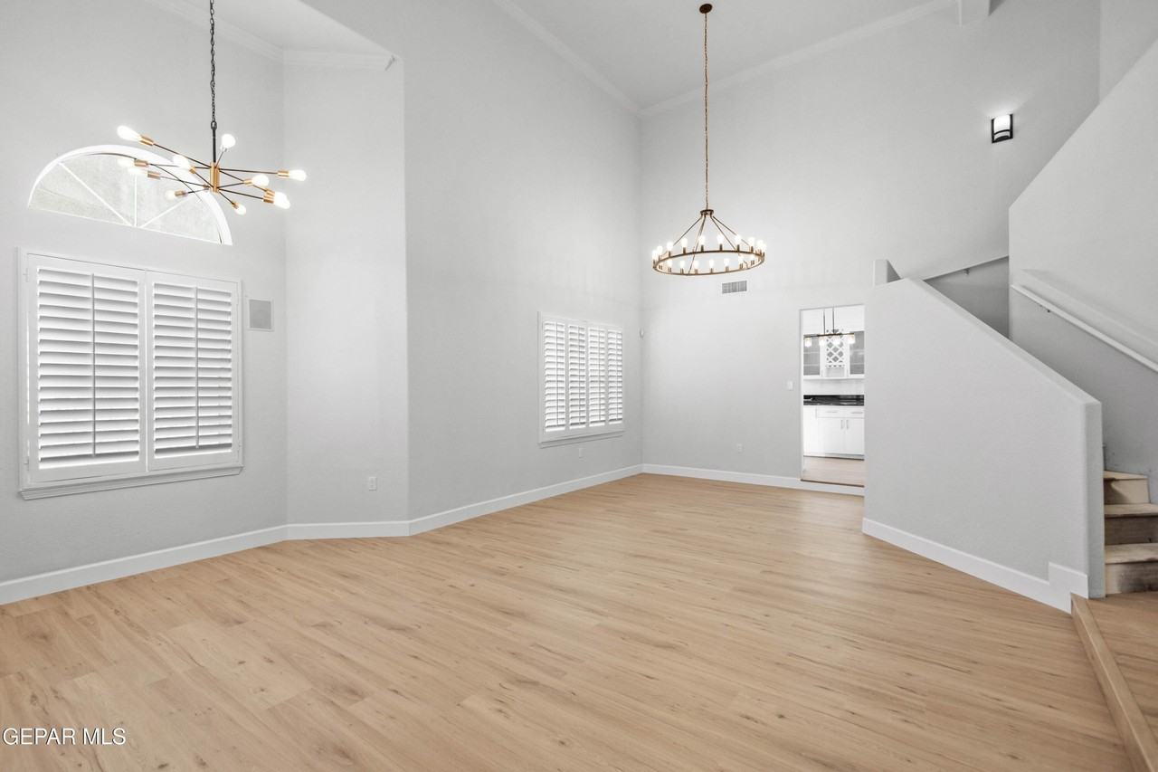 6357 Calle Del Rio - Photo 6 of 37