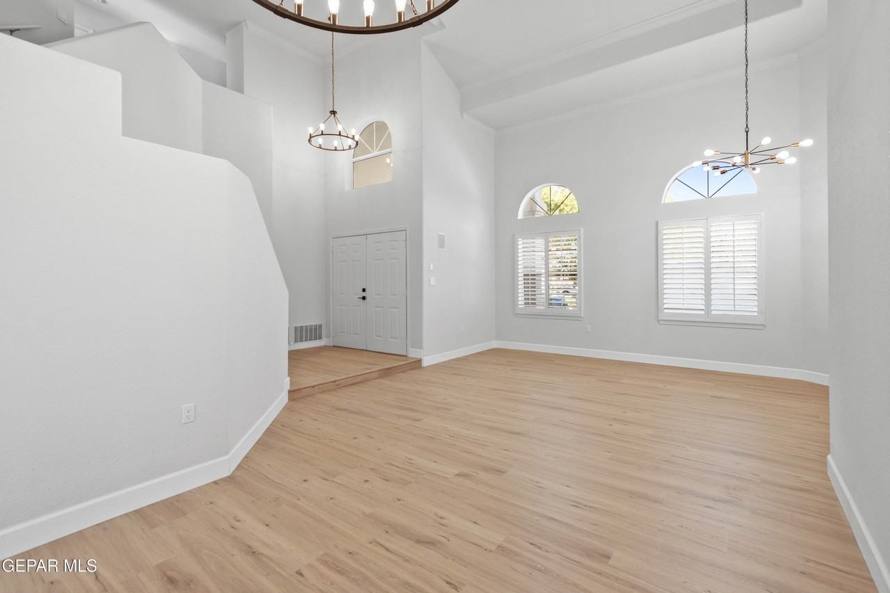6357 Calle Del Rio - Photo 7 of 37