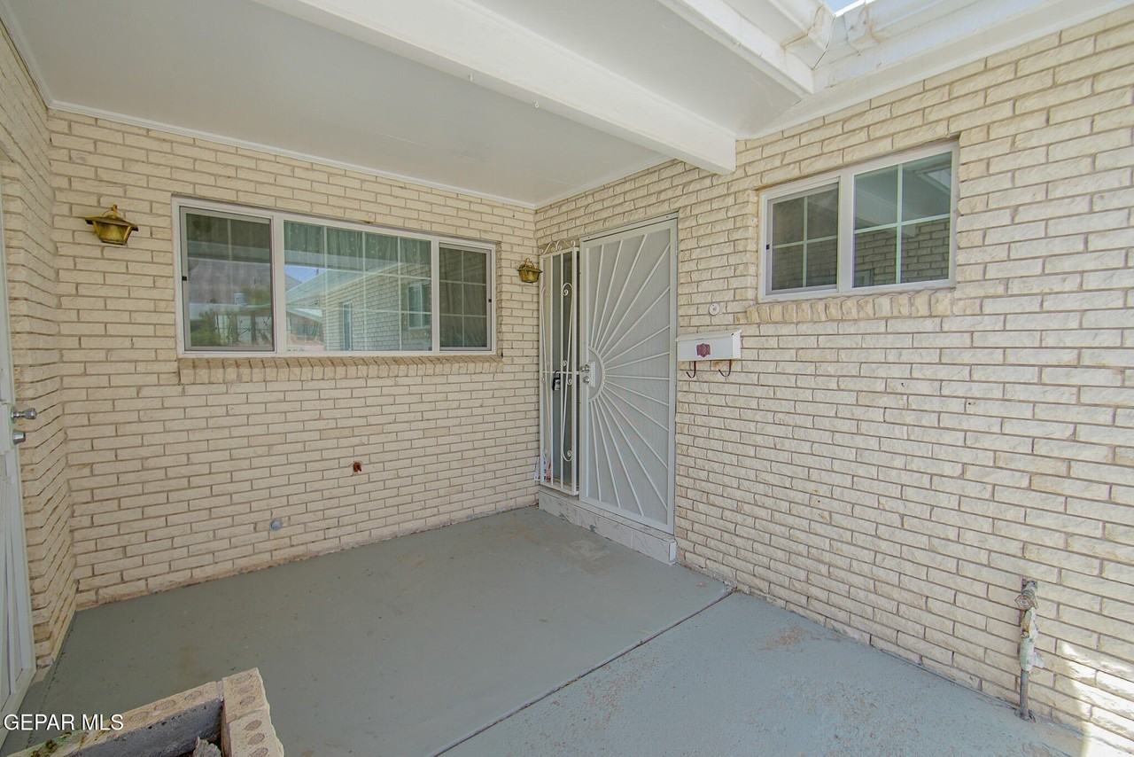 5801 Viewmont Ln - Photo 5 of 32