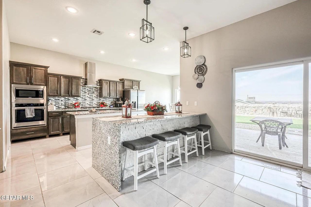 2375 Enchanted Peaks Ln - Photo 4 of 18