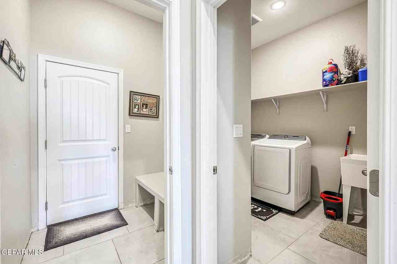 2375 Enchanted Peaks Ln - Photo 5 of 18