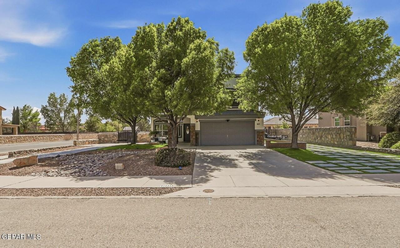 600 Valley Plum Ave - Photo 2 of 11