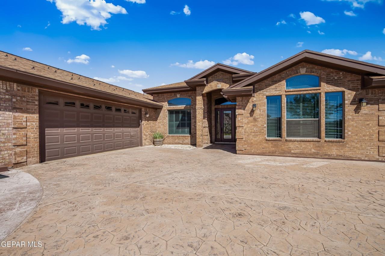 6497 Yerba Verde St - Photo 4 of 48
