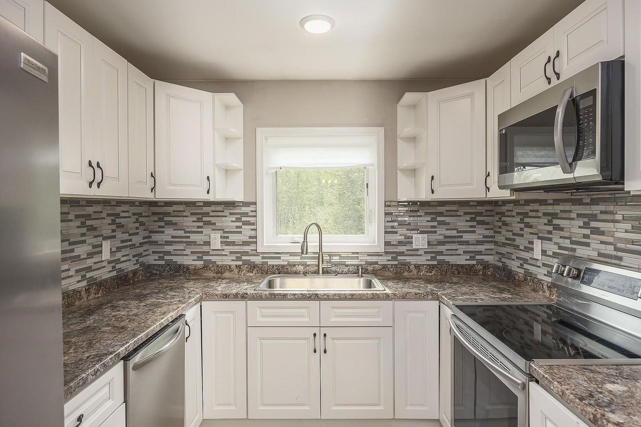 461 Spence Ave - Photo 3 of 23
