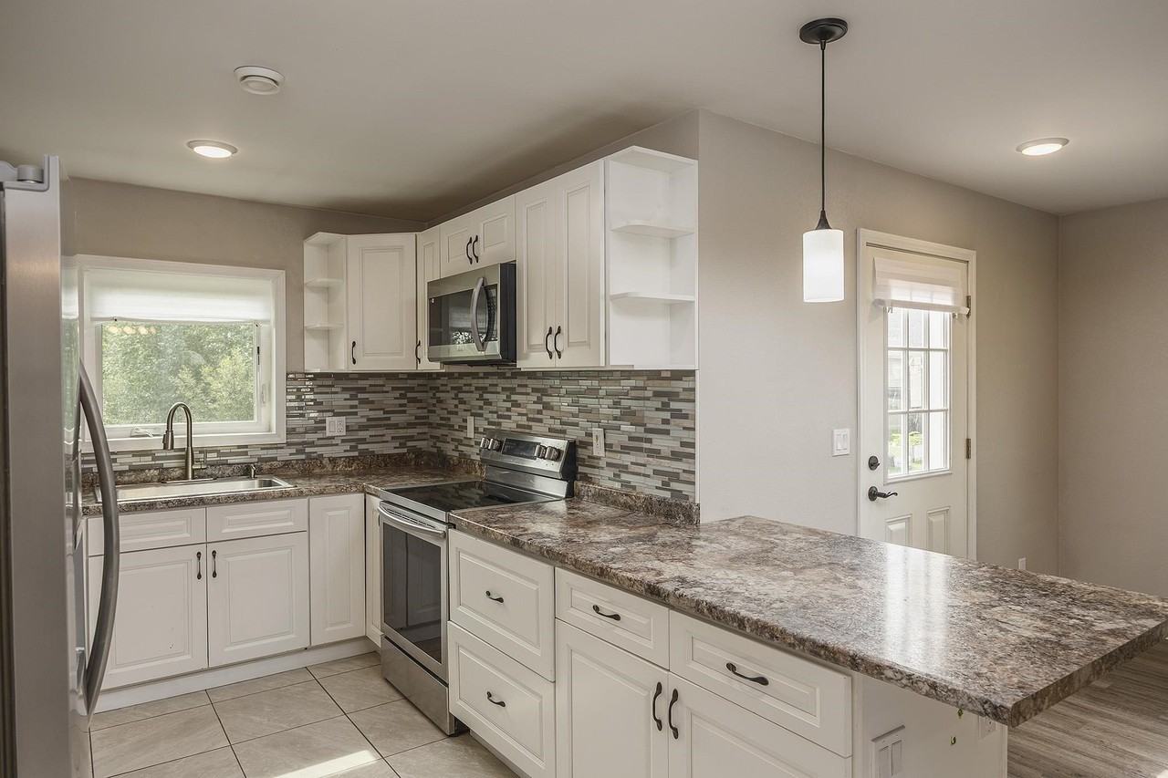 461 Spence Ave - Photo 4 of 23