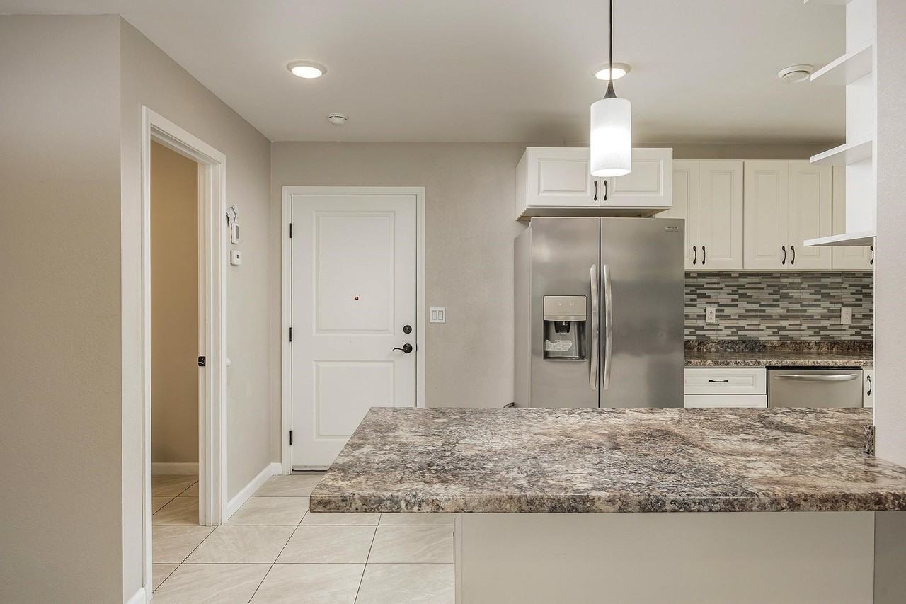 461 Spence Ave - Photo 5 of 23