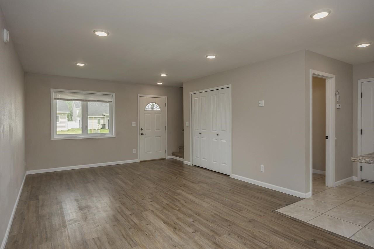 461 Spence Ave - Photo 7 of 23