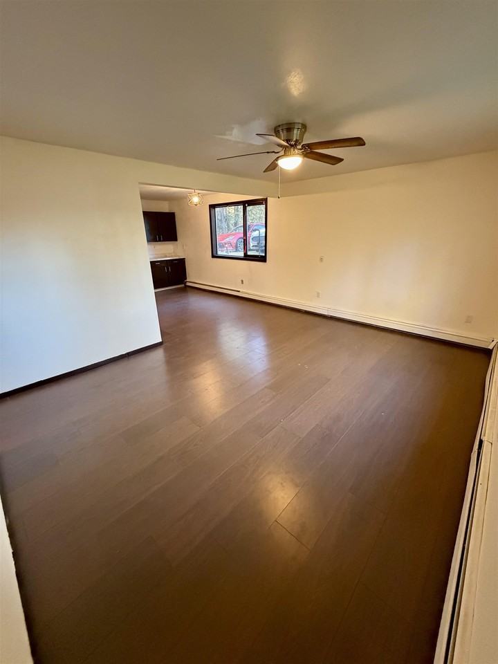 336 Kit Blvd #B - Photo 4 of 17