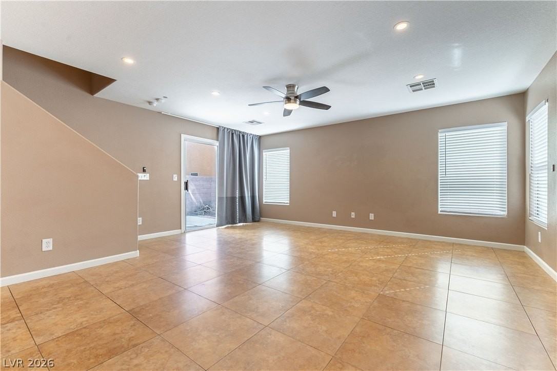 8312 Golden Amber St - Photo 3 of 12