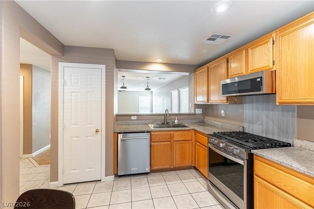 8312 Golden Amber St - Photo 5 of 12
