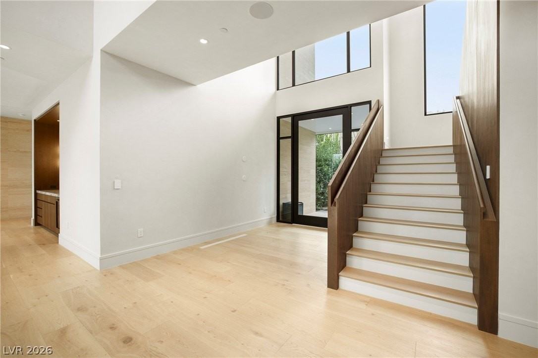 11675 Discovery Canyon Dr - Photo 2 of 23