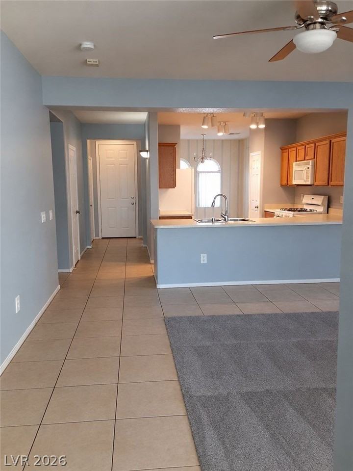 7242 Platinum Creek St - Photo 2 of 31