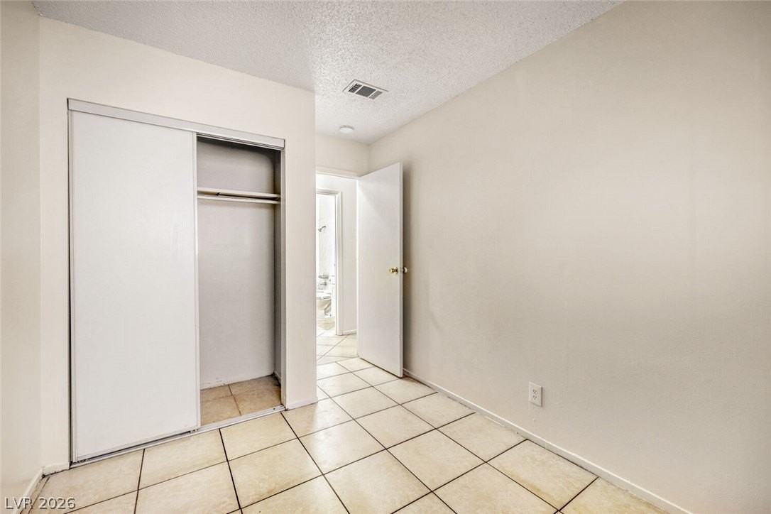 1272 Lawry Ave - Photo 4 of 22
