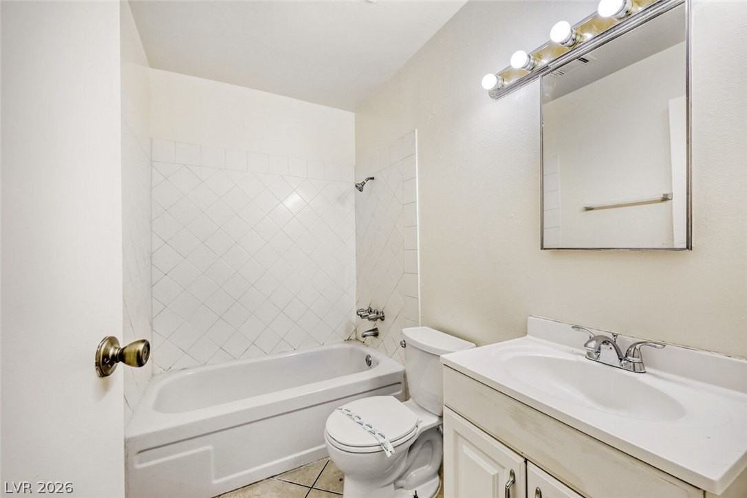 1272 Lawry Ave - Photo 6 of 22