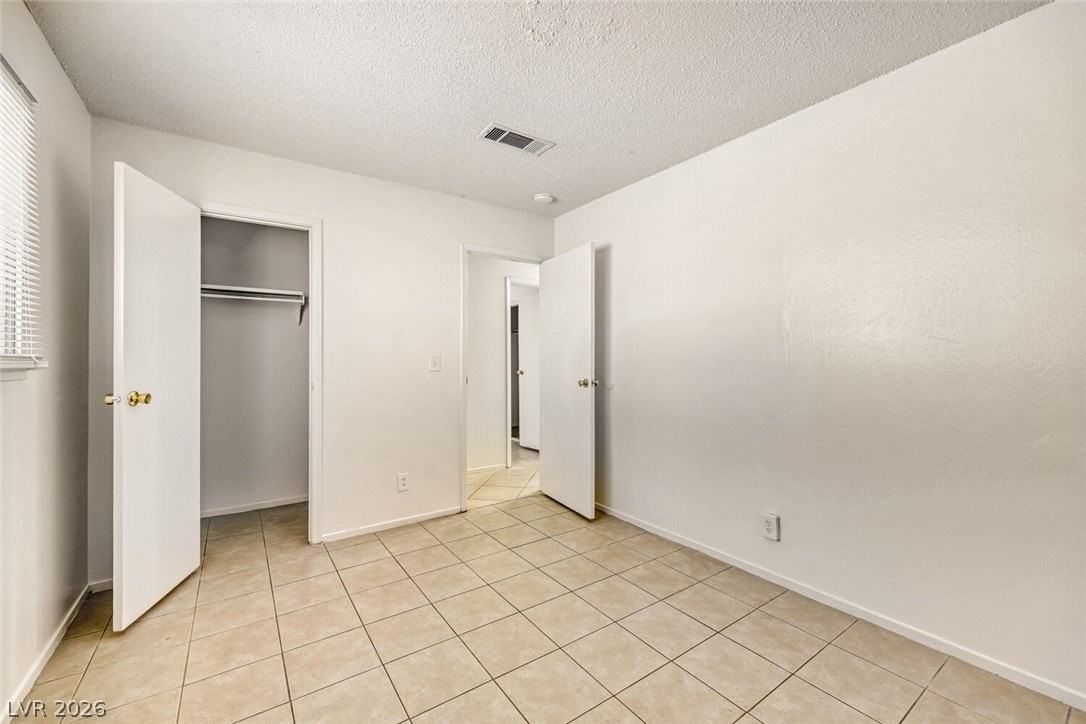 1272 Lawry Ave - Photo 7 of 22