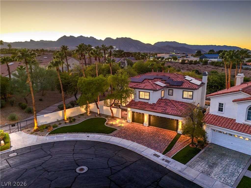 8432 Paseo Vista Dr - Photo 4 of 45