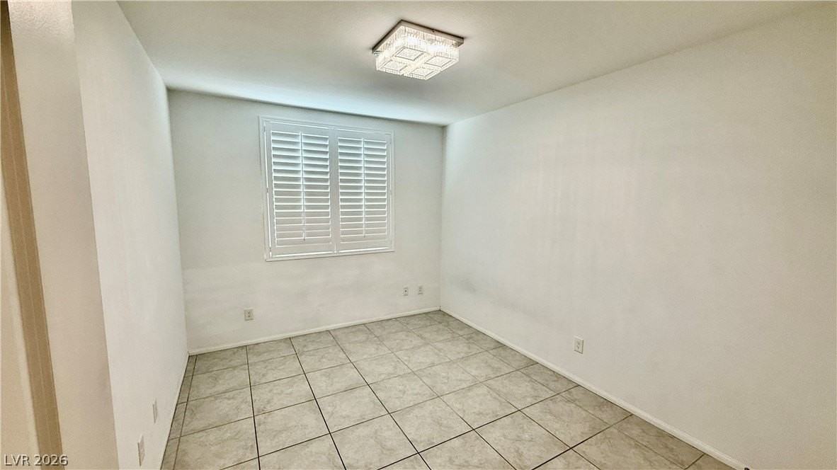 2126 Mystic Wave Rd - Photo 5 of 18