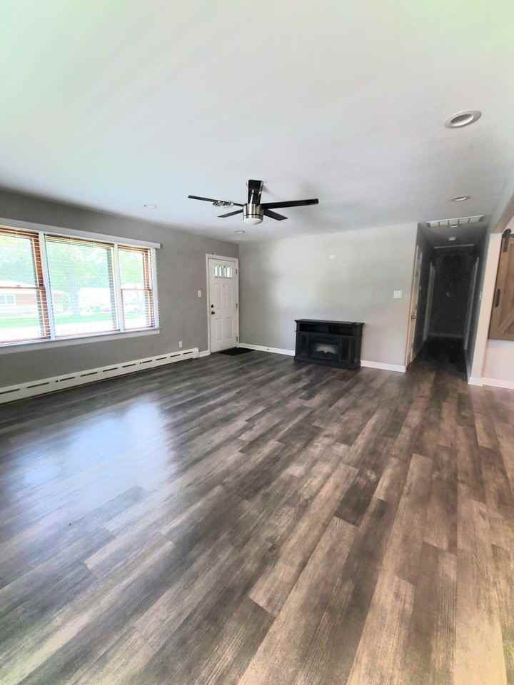 8538 Montfort Drive - Photo 3 of 25
