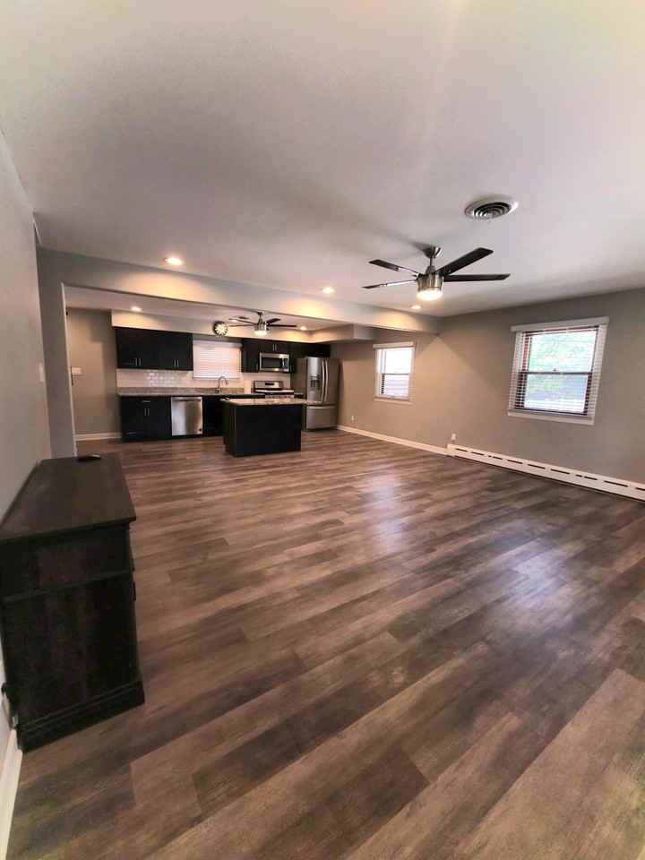 8538 Montfort Drive - Photo 5 of 25
