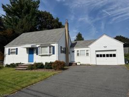 featured image of 6 Edith Pl