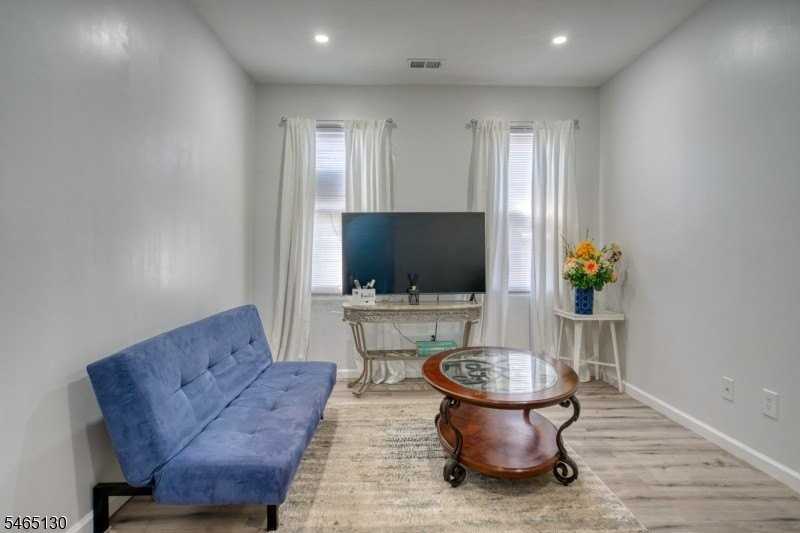 906 Roselle St #2 - Photo 6 of 10