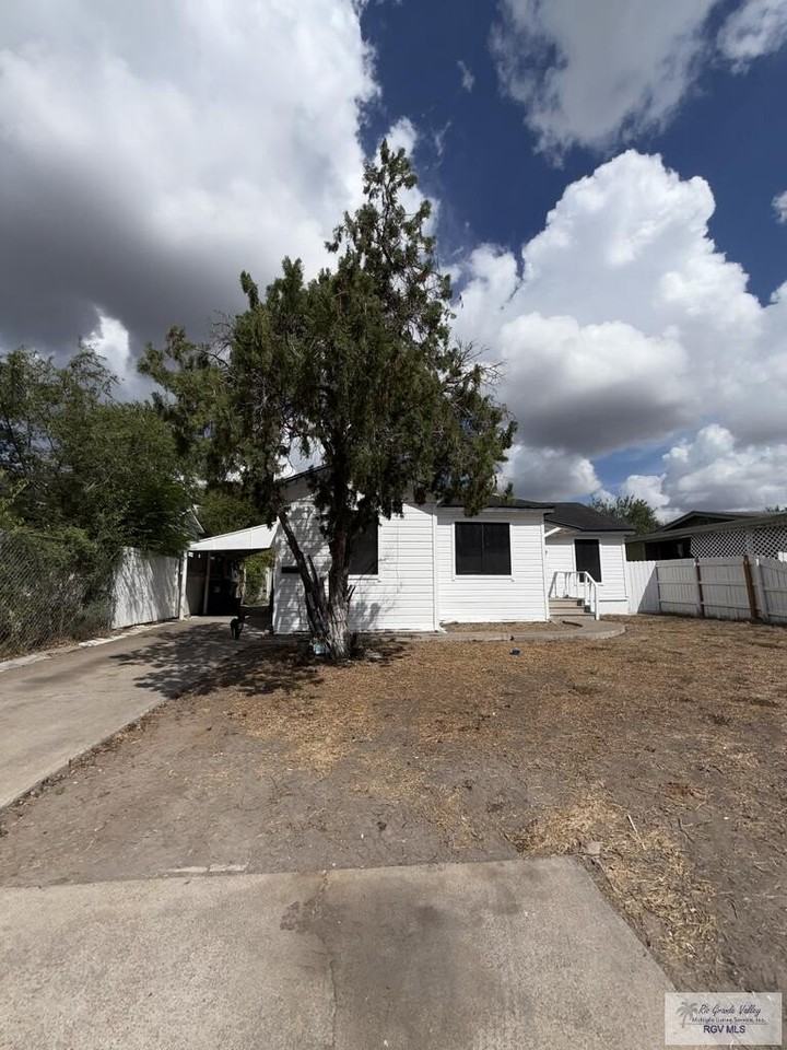 917 E Little Creek Dr - Photo 2 of 13