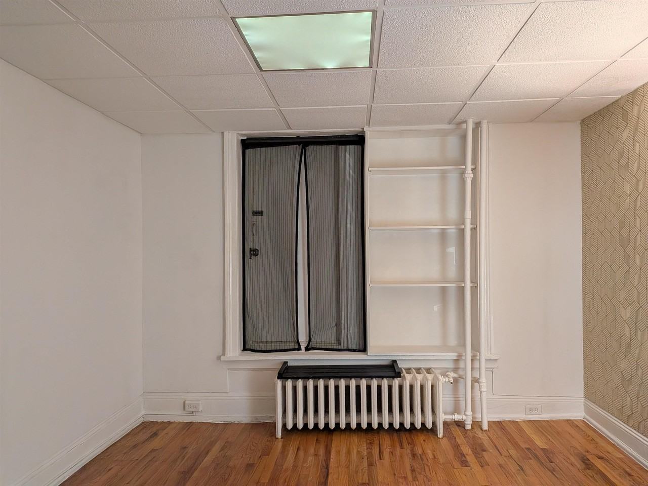 246 5th St - Photo 3 of 7