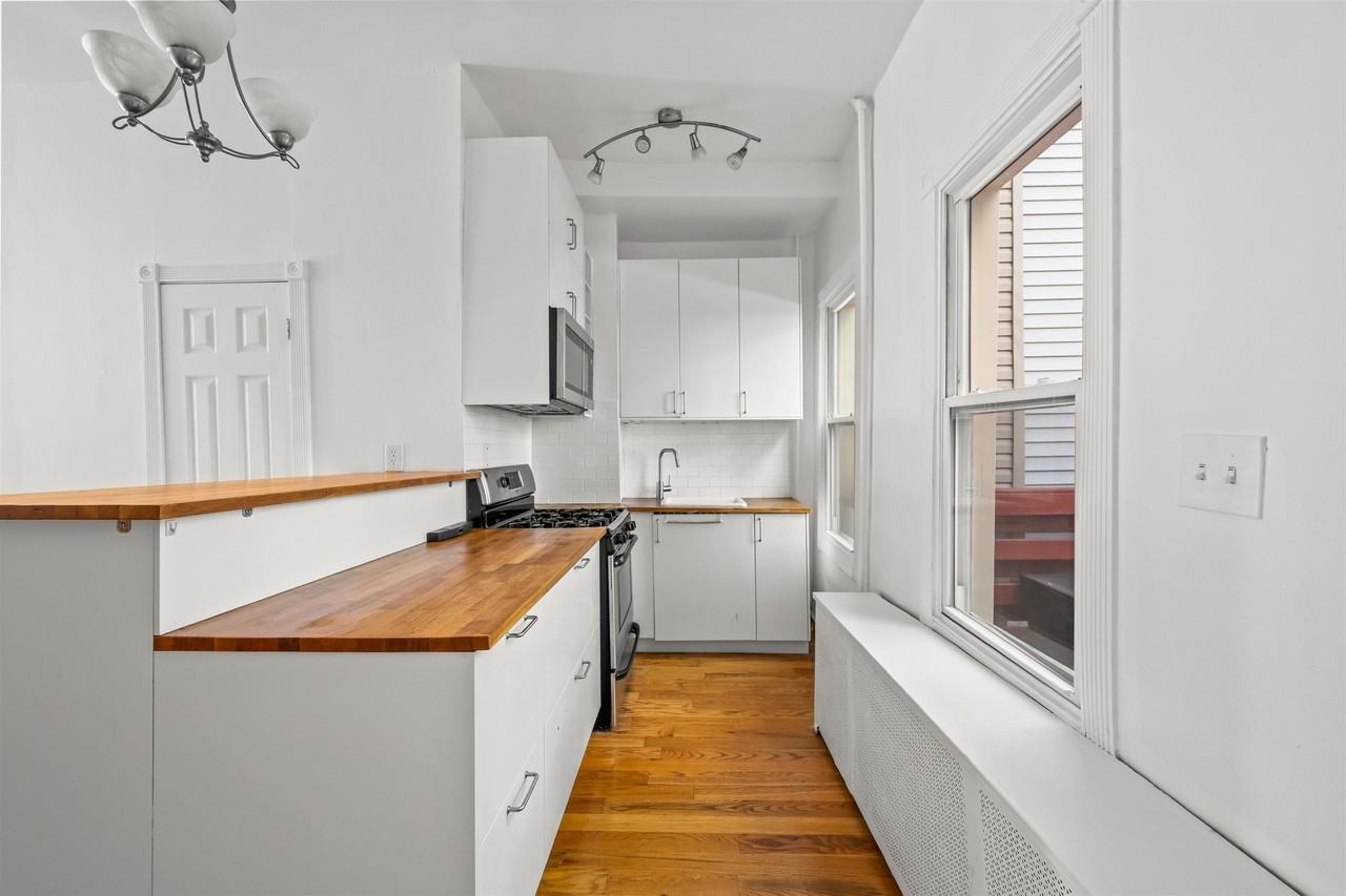 491 Mercer St #2 - Photo 6 of 12