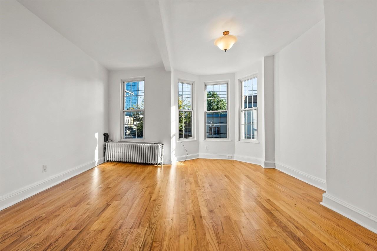 491 Mercer St #2 - Photo 7 of 12