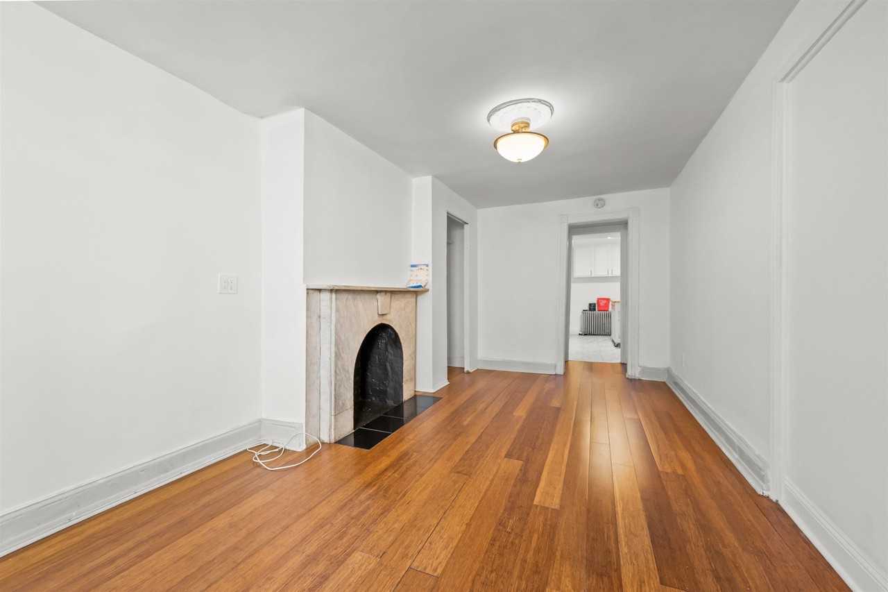 491 Mercer St #1