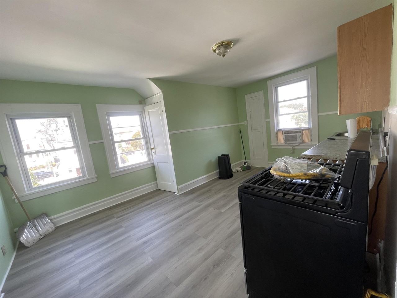 353 Highland Ave #3rdFL - Photo 3 of 8