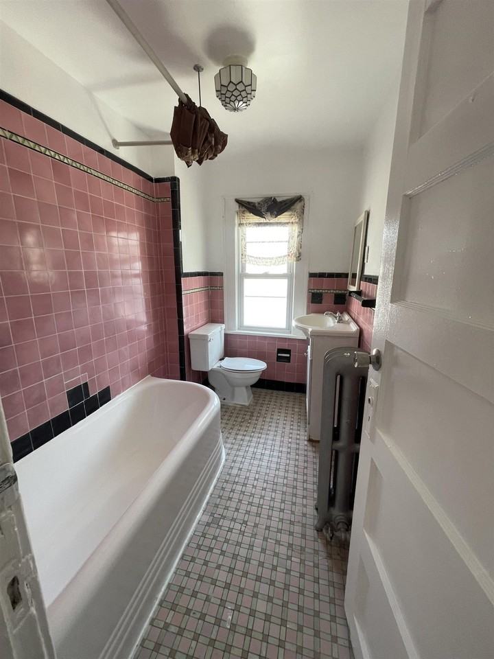 353 Highland Ave #3rdFL - Photo 5 of 8