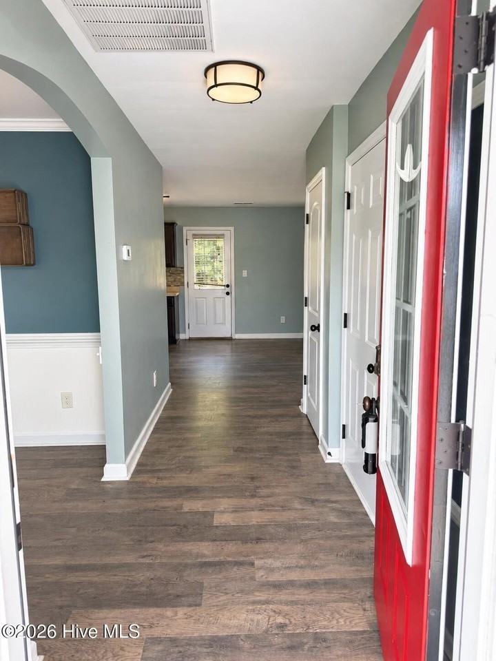 105 Shallow Ct - Photo 4 of 37