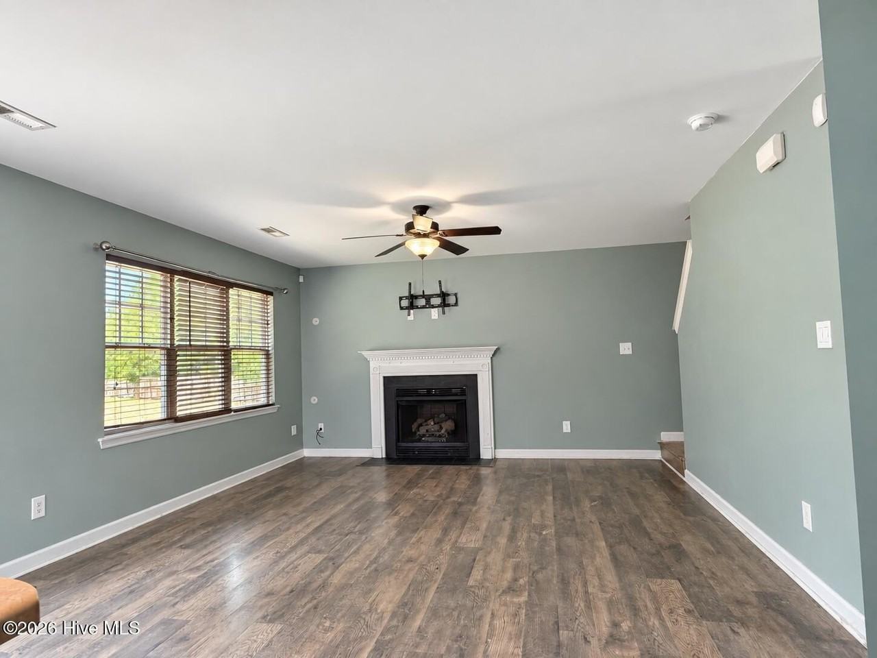 105 Shallow Ct - Photo 7 of 37