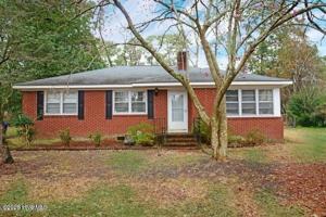featured image of 2605 Crockett Dr