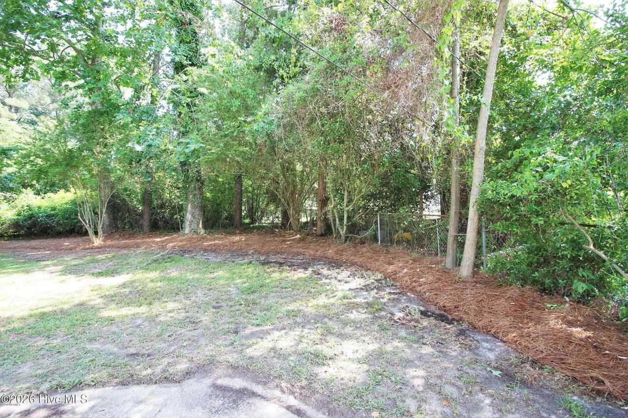 2605 Crockett Dr - Photo 4 of 4