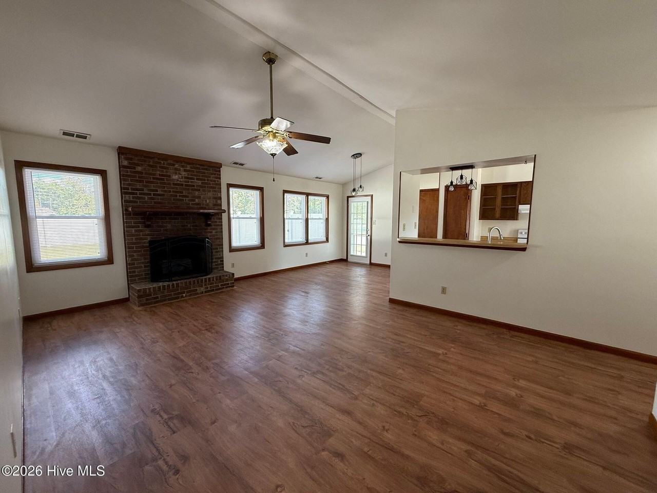 200 Sugarwood Ct - Photo 2 of 9