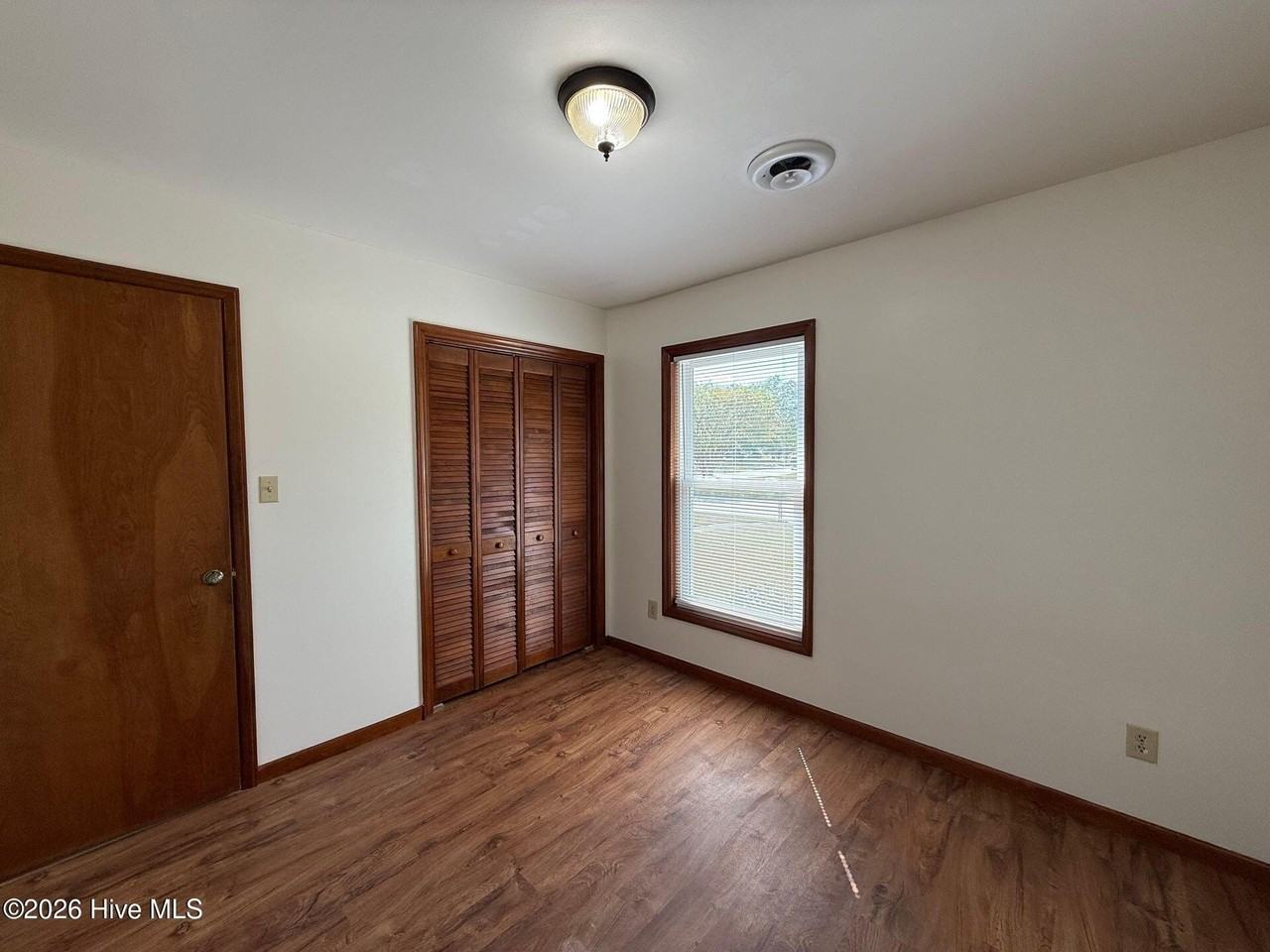 200 Sugarwood Ct - Photo 7 of 9