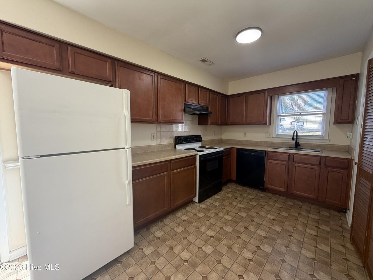 1019 Blue Leaf Pl - Photo 4 of 9