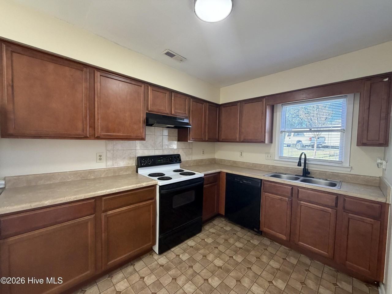 1019 Blue Leaf Pl - Photo 5 of 9