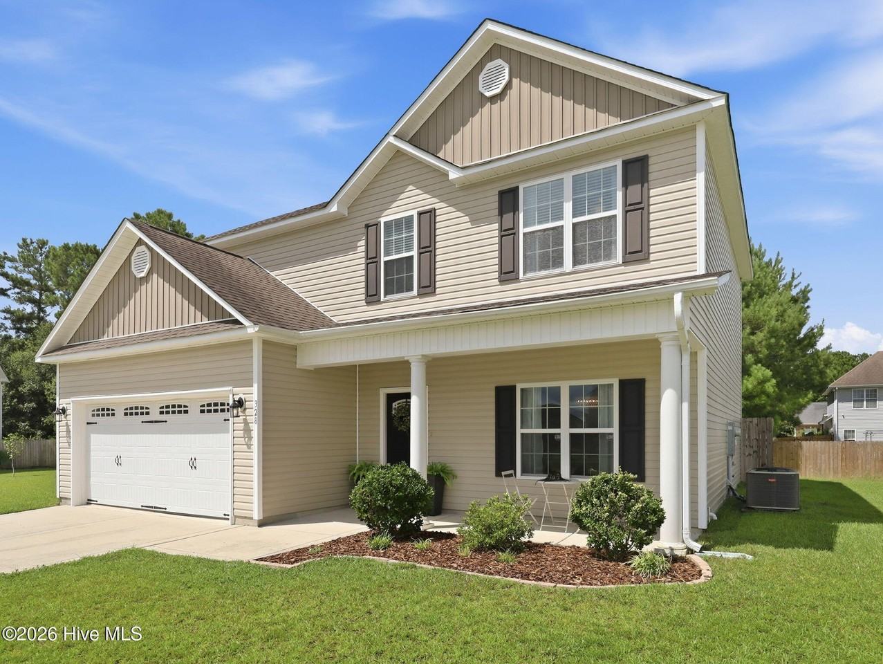 328 Aquamarine Cir - Photo 3 of 48