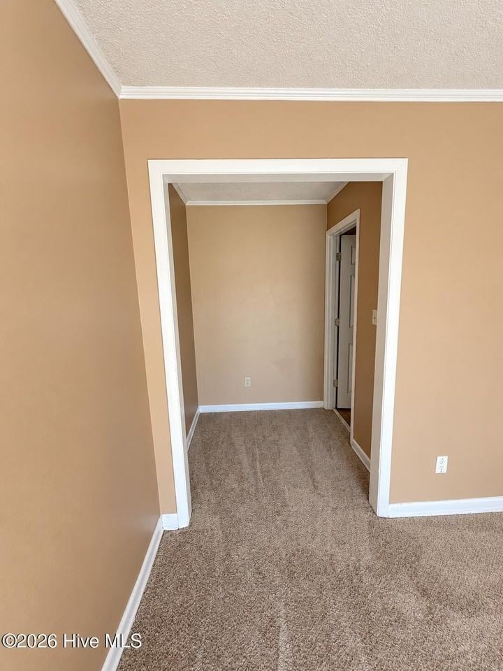 25 Yorkshire Dr - Photo 4 of 32