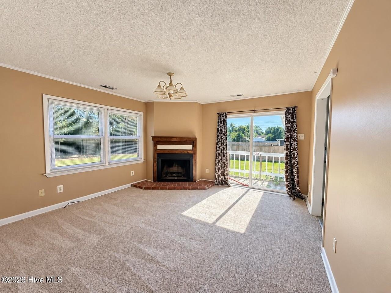 25 Yorkshire Dr - Photo 7 of 32