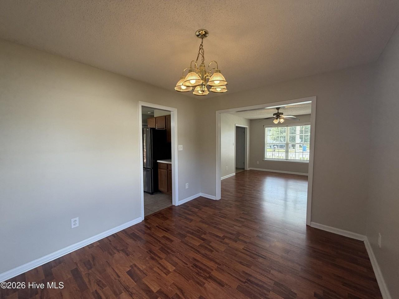 142 Forest Bluff Dr - Photo 4 of 11