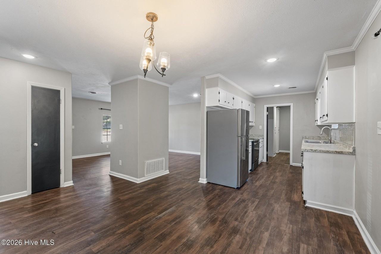 2159 Birch Ct - Photo 6 of 22