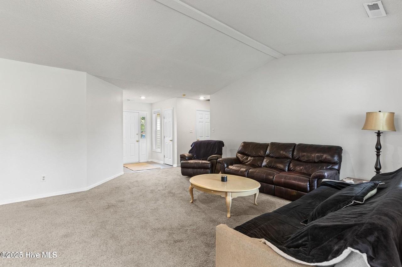 510 Greenfield Pl - Photo 5 of 23